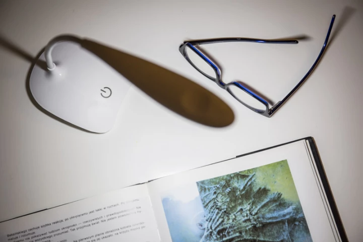 Lampka biurkowa YELLE 