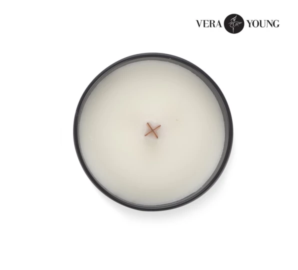 Świeca sojowa 220g - Black Pomegranate - VERA YOUNG 