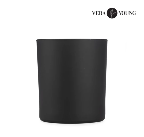 Świeca sojowa 220g - Black Pomegranate - VERA YOUNG 