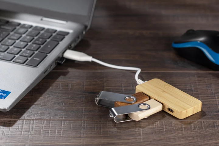 Rozdzielacz bambusowy HUB USB z wymienną wtyczką - RIVO 