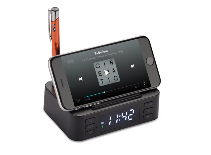 Budzik z ładowarką indukcyjną CLOCKI 